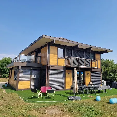Villa Laba *